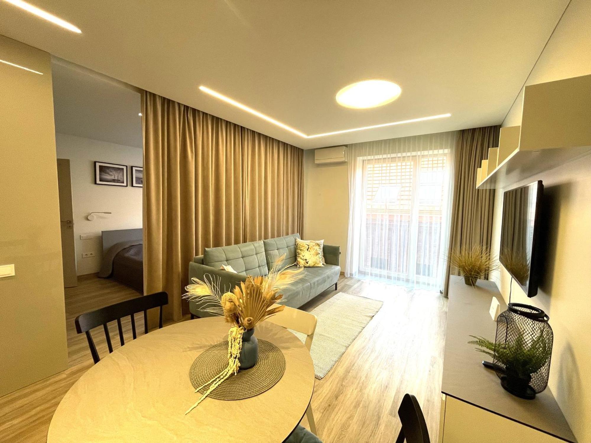 Benetis Apartments Klaipeda Ngoại thất bức ảnh
